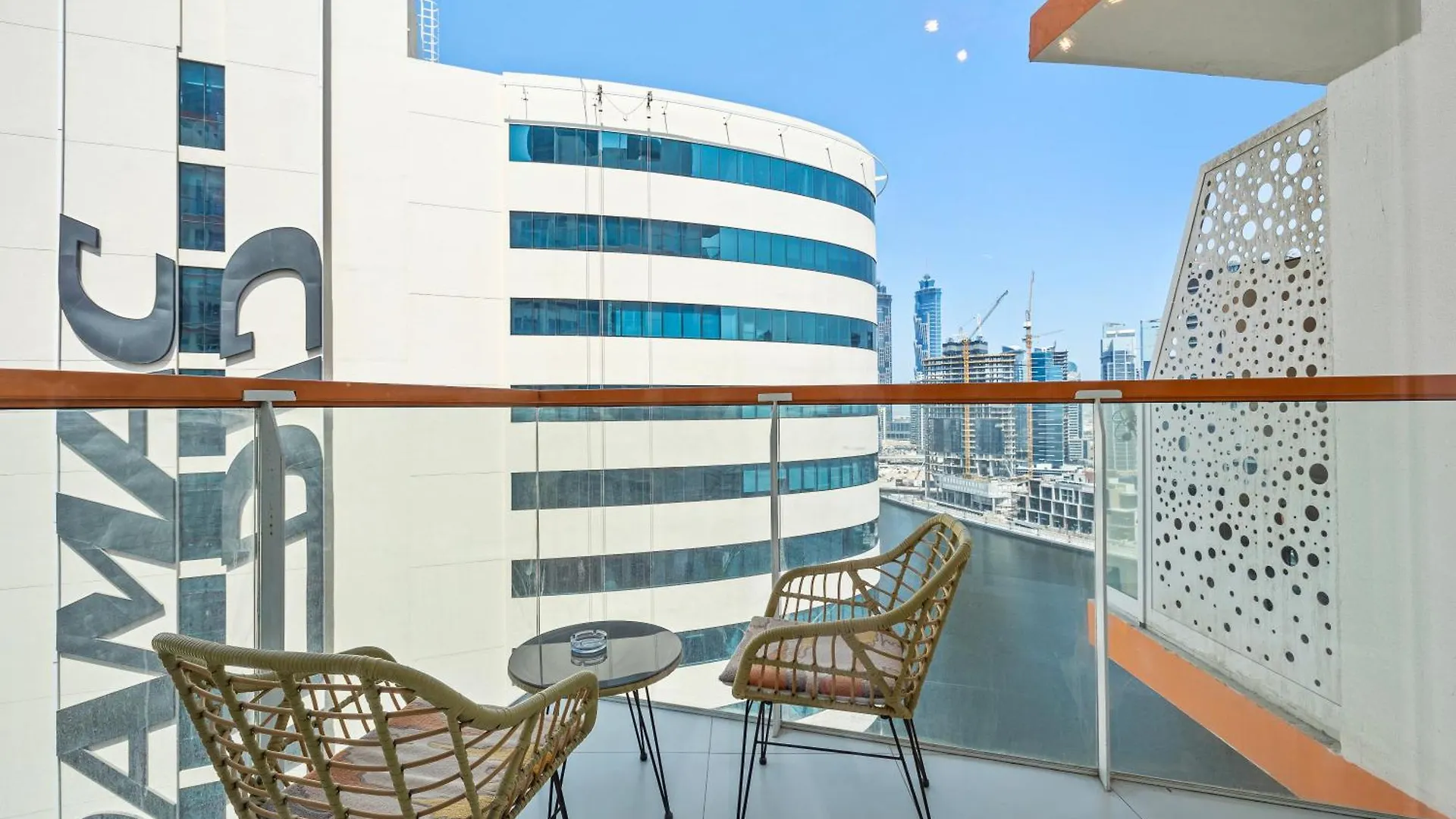 Unlock Waters Edge Apartment Dubai