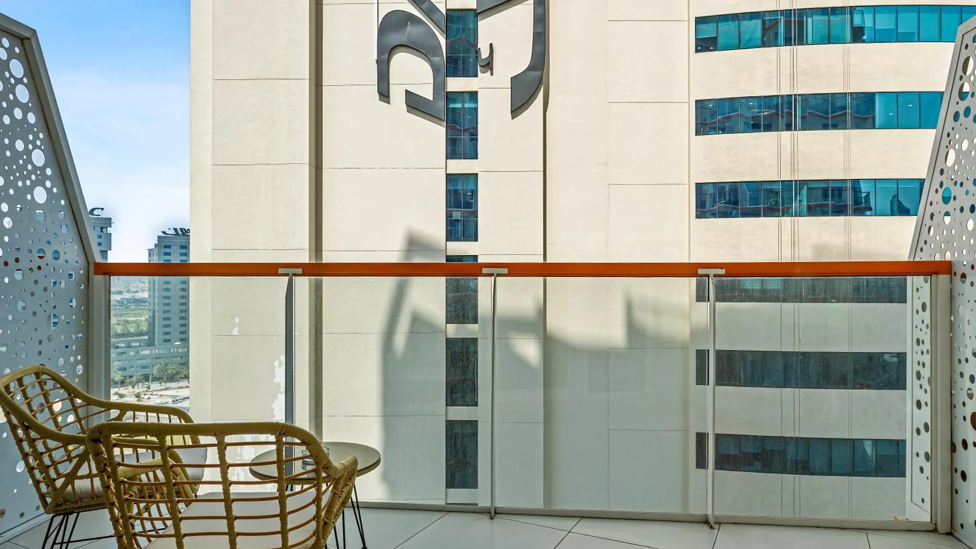 Unlock Waters Edge Apartment Dubai