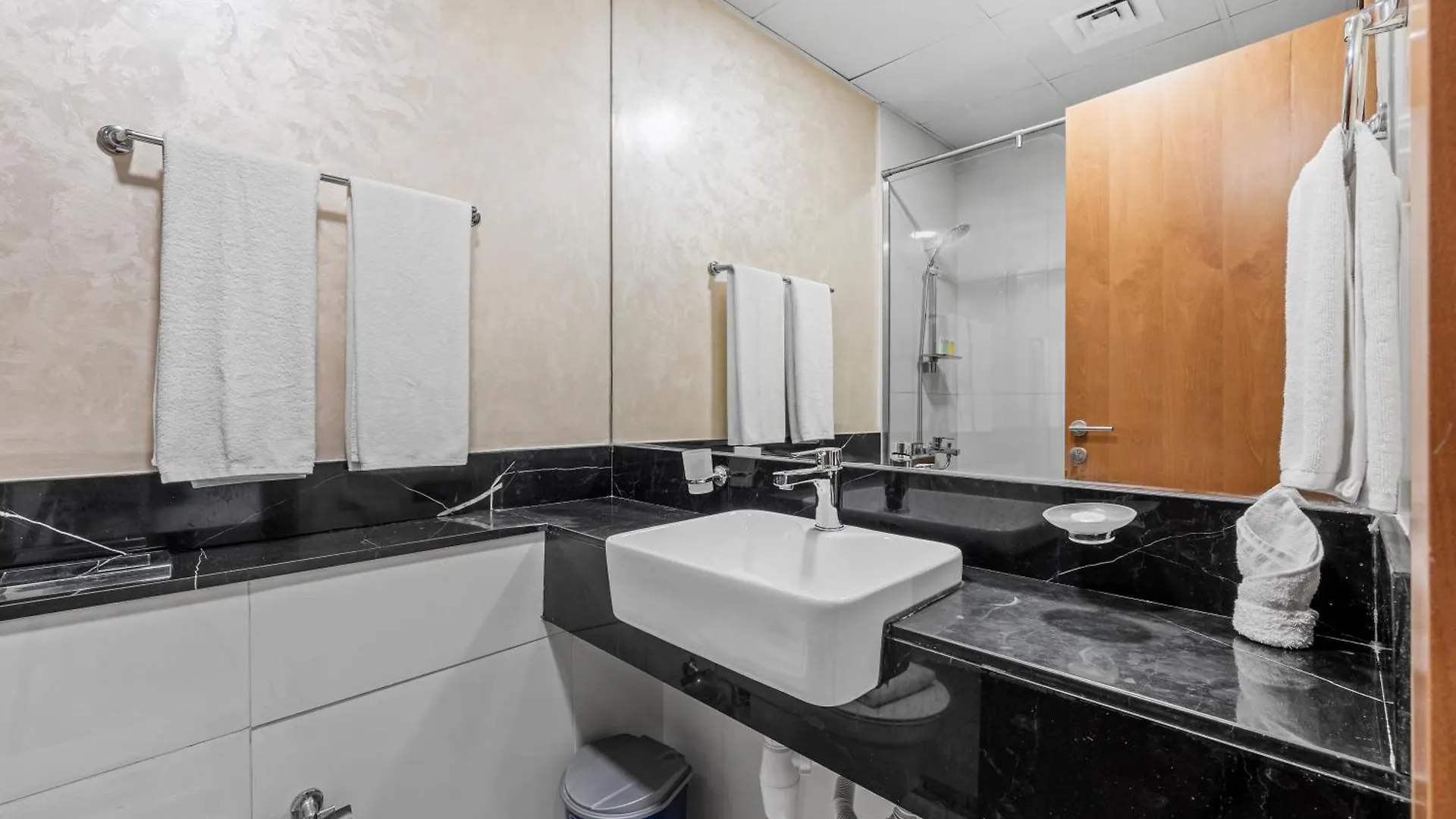 Unlock Waters Edge Apartment Dubai